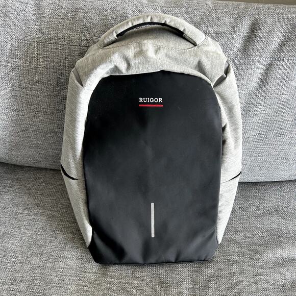 NWOT Ruigor Link 39 Anti-Theft Smart Laptop Backpack USB TSA Ready Grey / Black‎ - Picture 2 of 14